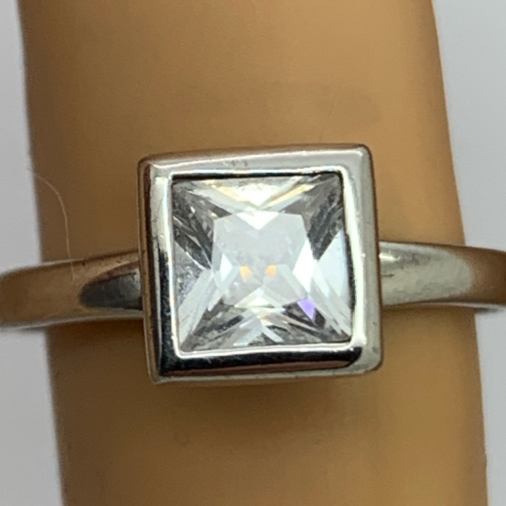 925. Sterling Vintage Gemstone Ring Sz 6.5